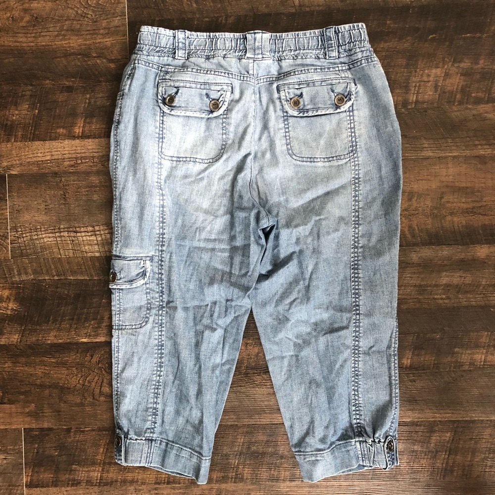 Chico's Chambray Capris Denim Stretch Waist - Picture 5 of 7